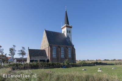 De Het kerkje van Den Hoorn is vanaf alle kanten mooi.